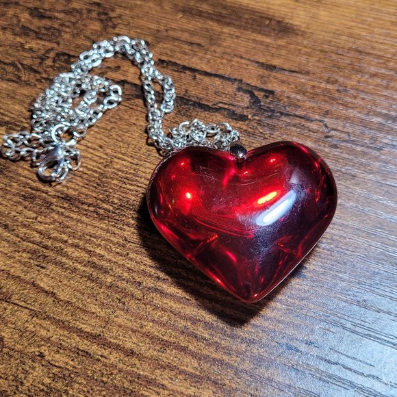 Valentine Red Heart 1.5" Pendant Necklace - Picture 6 of 13